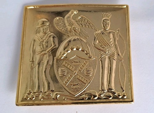 Nypd pinback badge gold - badge,