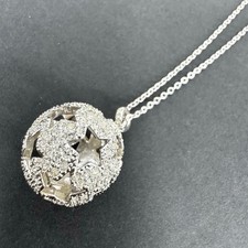 Beau collier pendentif boule