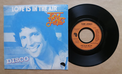 Tom jones love in the - love, air
