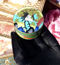 ANCIENNE petite BOITE à