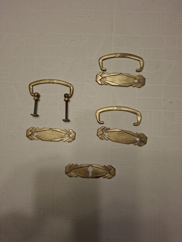 Trois anciennes poignées de - trois,