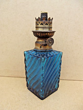 ancienne lampe a pétrole Baccarat cristal couleur bleu sans tube en verre XIX
