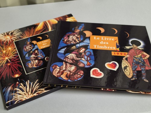 Livre des timbres france - le,