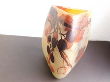 ancien vase en pate de verre signé Peynaud (1869 - 1952 )