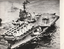  US NAVY  PORTE AVION  