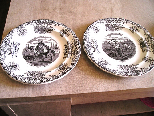 Assiettes parlantes de - 2,