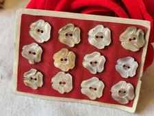 Rare petite plaque boutons