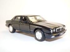 Jaguar xj6 noir midnight 32 - jaguar, 1/32