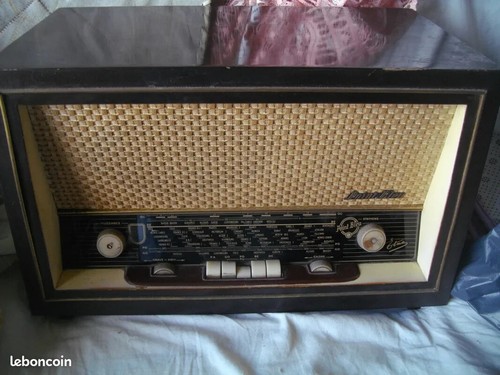 Poste radio ancien marque - de,