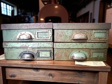 Casiers industriels en métal, format A4 avec couvercle amovible. (par lot de 3)