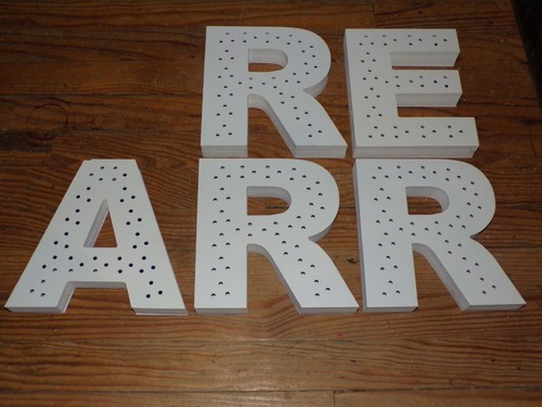 Lot lettres enseigne - de,