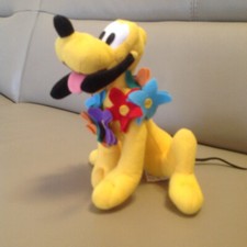 Disney vintage Décoration - chien assis Pluto content tissu collier fleurs