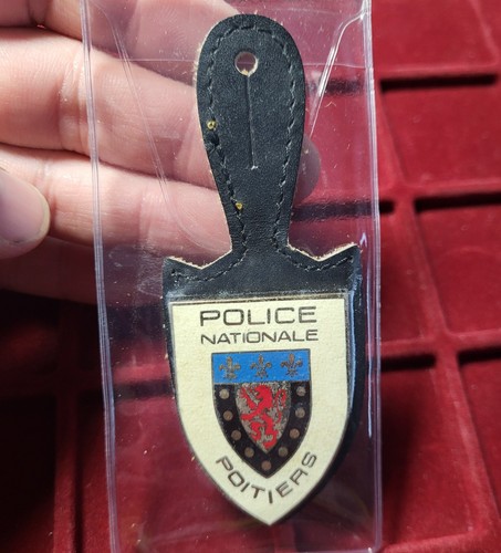 128 pucelle insigne - pucelle, /