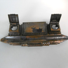 ancien encrier en regule patiné