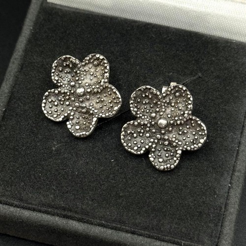 Boucles oreilles yves saint - yves,