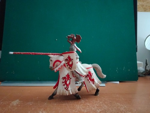 Chevalier dragon rouge - chevalier,
