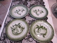anciennes assiettes à dessert