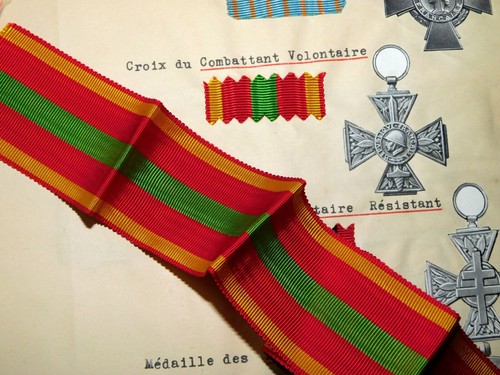 Medaille croix combattant - medaille,