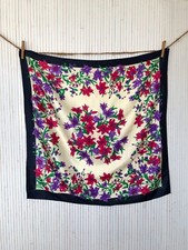 Foulard carré Vintage Fleurs d'iris violet rose foncé Cadeau pour Femme FO330