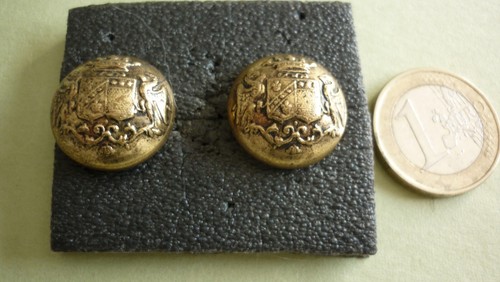 Bouton metal de - , *
