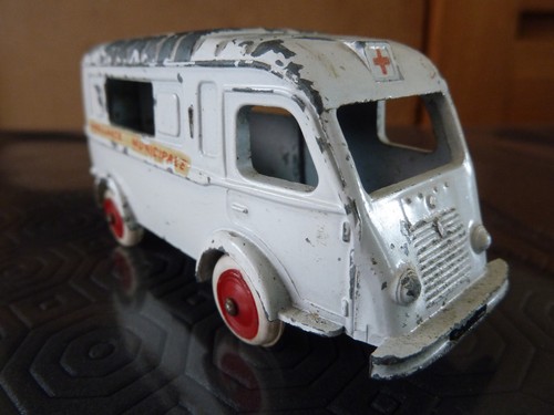 Renault 1000 ambulance - 1000, kg