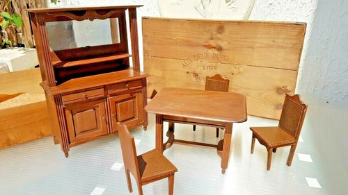 Mobilier ancien pour - , poupée