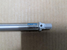 VERIN PNEUMATIQUE FESTO