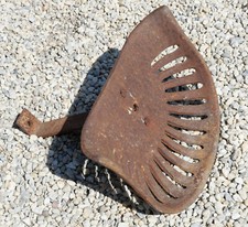 RARE ANCIEN AUTHENTIQUE Siège métallique de tracteur - DIV24SIT002