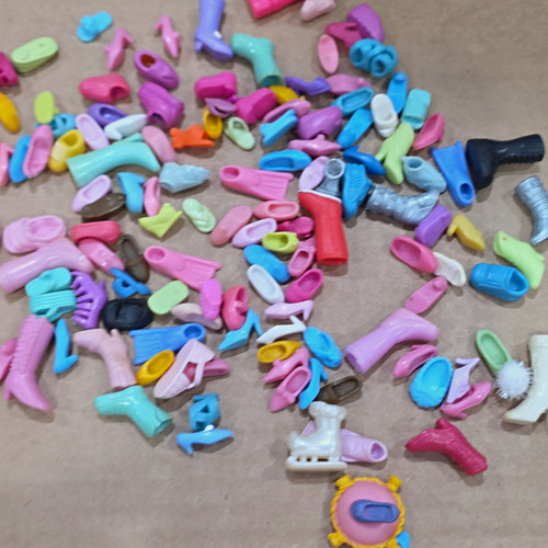 Huge mixed polly pocket shoes - mixed,