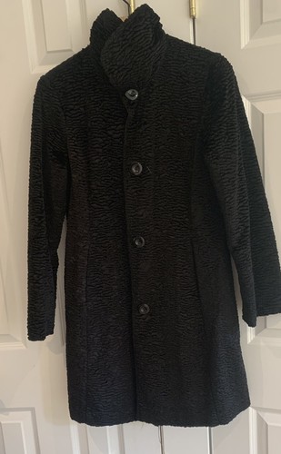 Embossed faux fur reversible - embossed,