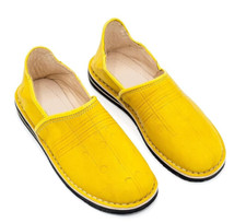 Chaussures orientales babouches cuir jaune travaillé Taille 40