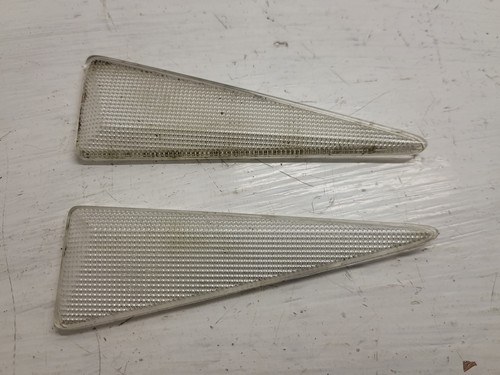 Cache clignotant latéral pour