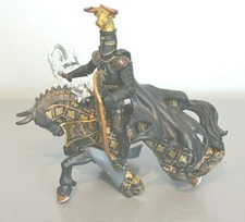 Figurine Papo Maitre des Armes Cimiers Taureau Complet 2007