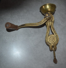 Beau moulin à poivre / café ancien de table en fonte et entonnoir laiton (Testé)