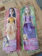 Lot  deux Belles poupées