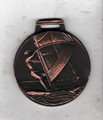 Médaille planche voile - a,