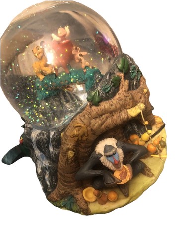Snowglobe lion king - king, simba