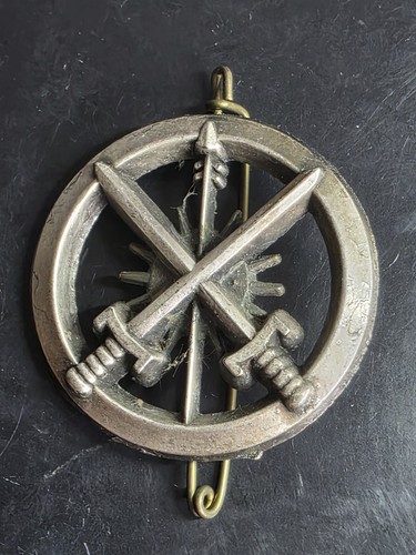 Coiffure insigne béret - .,