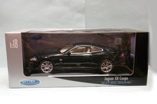 Welly - JAGUAR XK COUPE vert foncé réf. 12564W BO 1/18