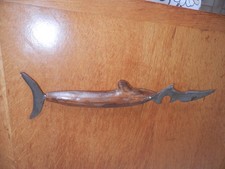 DAGUE OU COUTEAU DE COLLECTION MANCHE EN BOIS SCULPTER UN REQUIN