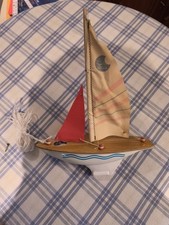 HELKO - Bateau - Voilier de bassin     28,5 cm