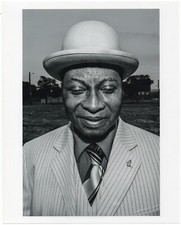 Bruce Gilden Detroit : AGAINST