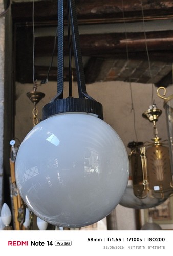 Lustre suspension art - /,
