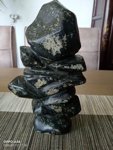 Sculpture inuit canadienne - , en