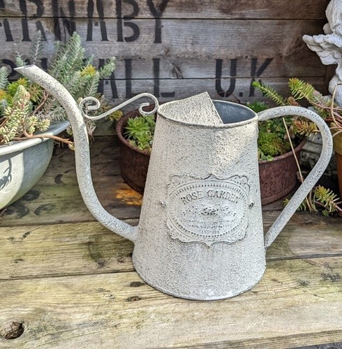 Deco pot arrosoir - pot, style