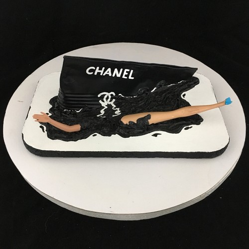 Chanel swimming with - «,