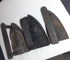 Lot 3 fers à repasser anciens en fonte