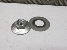 Tondeuse Bernard Loisirs 50B53HWDE - Ecrou et rondelle fixation de roue arrière