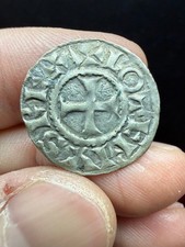 Denier au monogramme