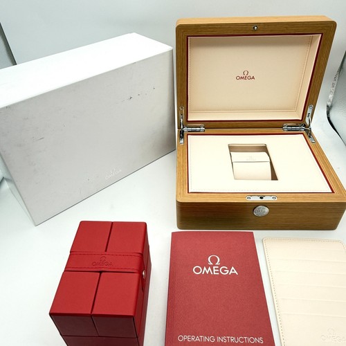 Boîte montre omega - à,